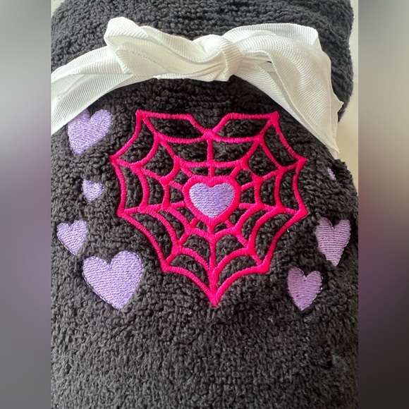 Betsey Johnson Other - Betsey Johnson Spiderweb Heart Hand Towels